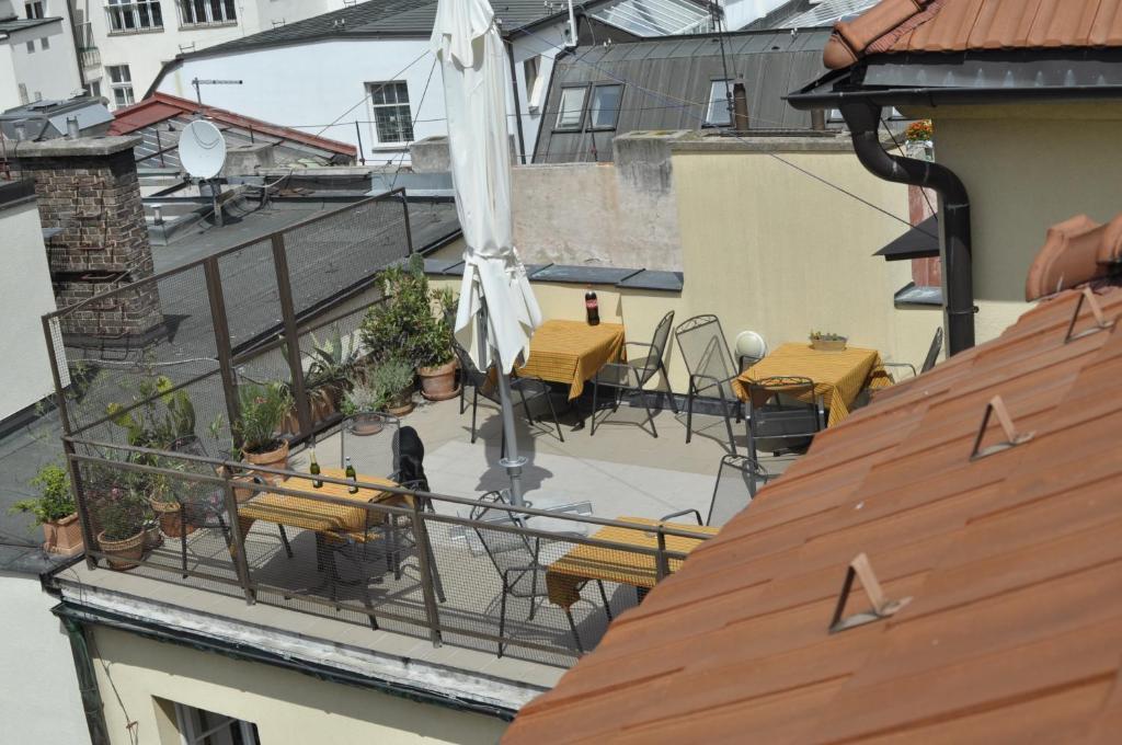 Church Pension Praha - Husuv Dum Zewnętrze zdjęcie